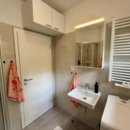 아파트 U Letiste V Praze Tuchomerice